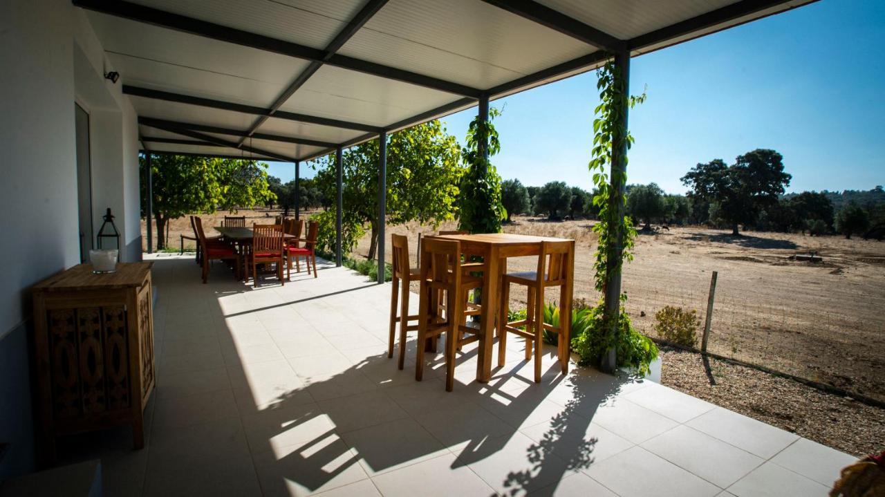 Herdade Dos Alfanges "The Barn" Viana do Alentejo Exterior foto